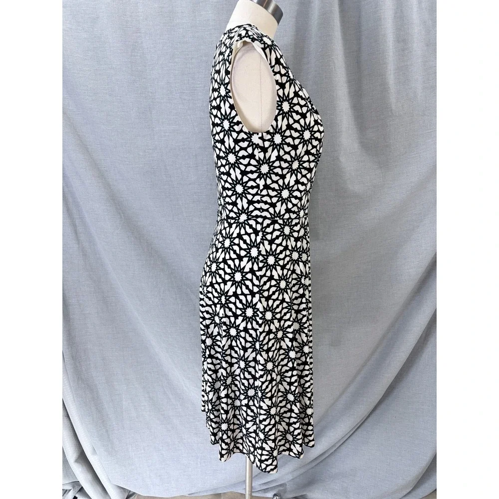 Wisp Geometric Starburst Keyhole Fit‎ and Flare Dress Black White Aqua 8 Office